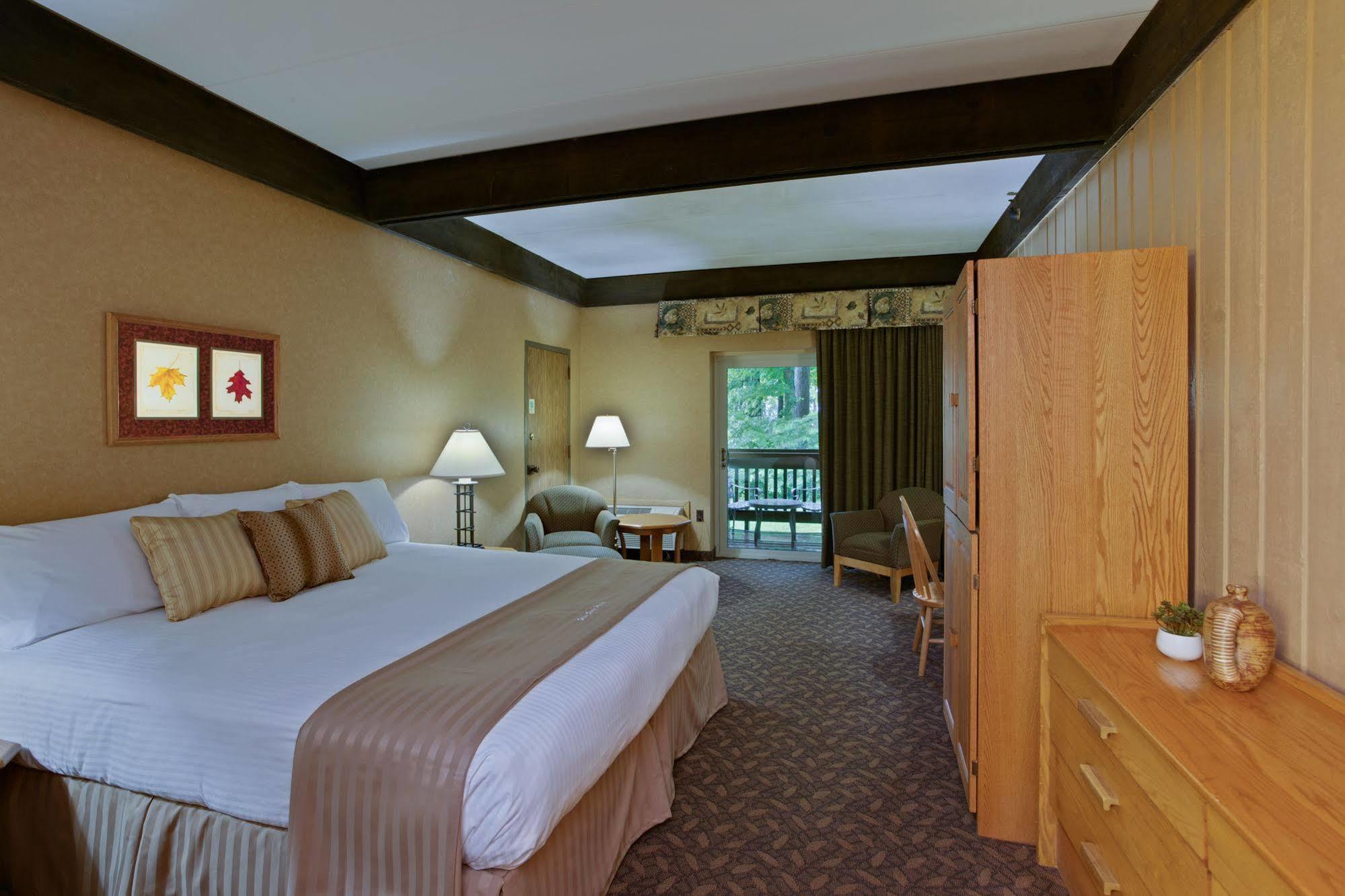 Mohican Lodge And Conference Center Perrysville Extérieur photo