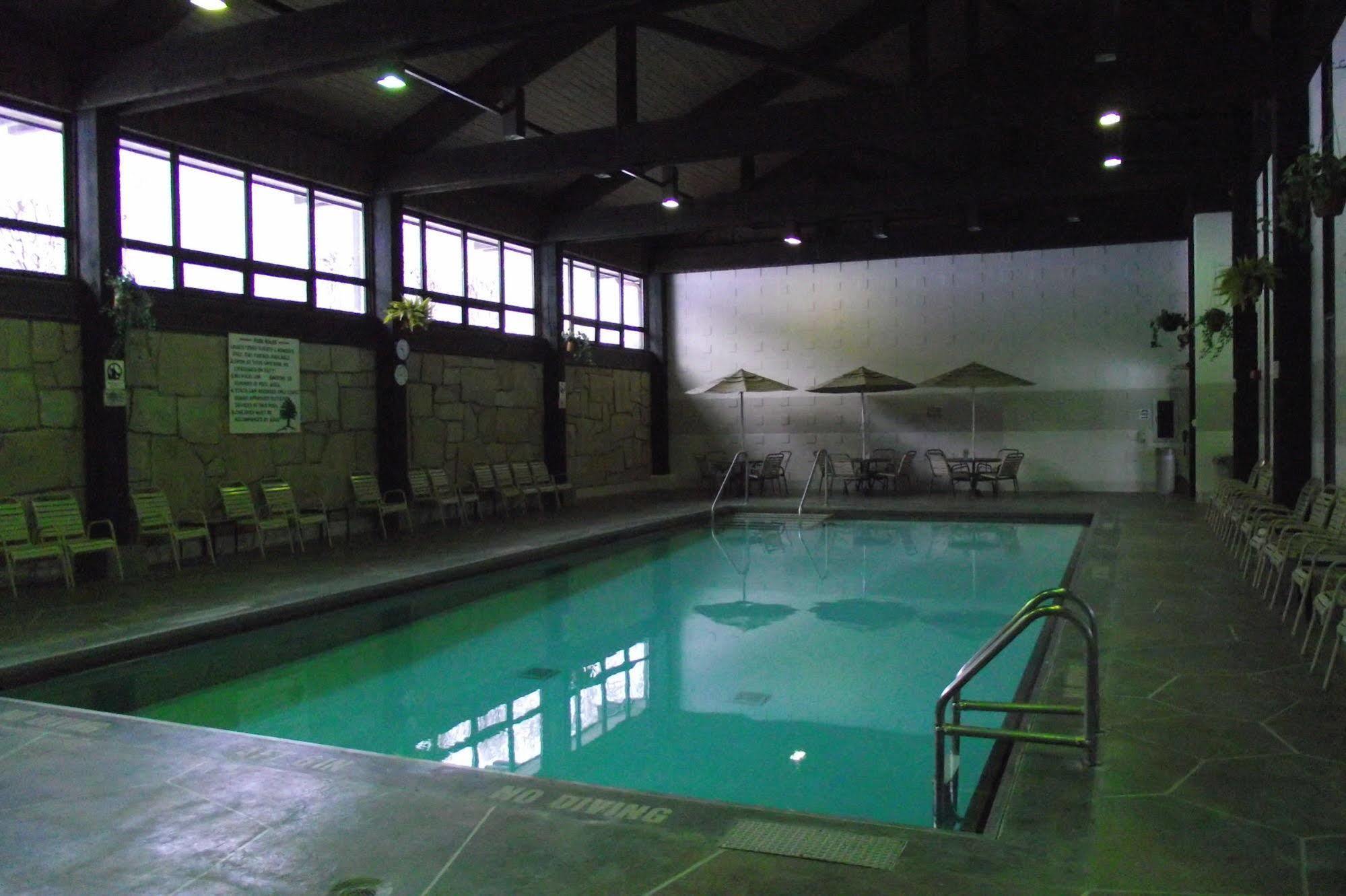 Mohican Lodge And Conference Center Perrysville Extérieur photo